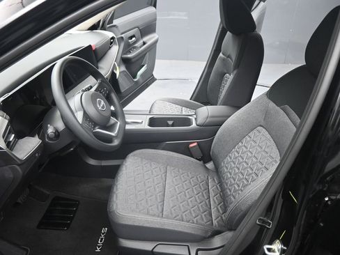New 2026 Nissan Kicks SV image 9