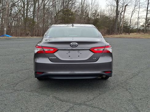 Used 2020 Toyota Camry LE FWD image 8