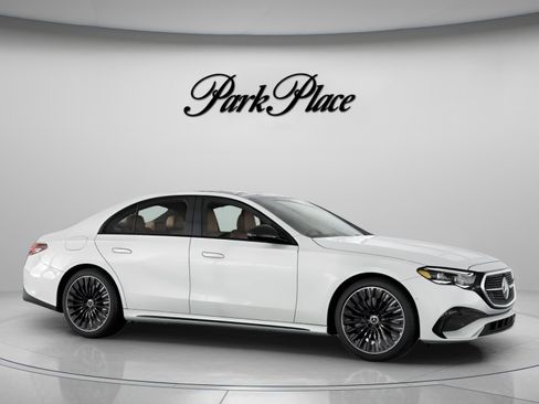 New 2026 Mercedes-Benz E 450 4MATIC Sedan image 28
