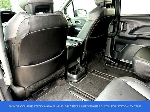 Used 2021 Toyota Sienna XSE FWD image 21