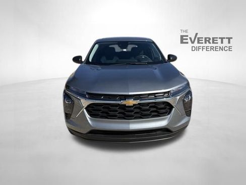 New 2026 Chevrolet Trax LS w/ Driver Confidence Package FWD image 2