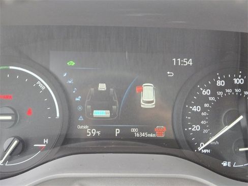 Used 2025 Toyota Sienna XLE image 23