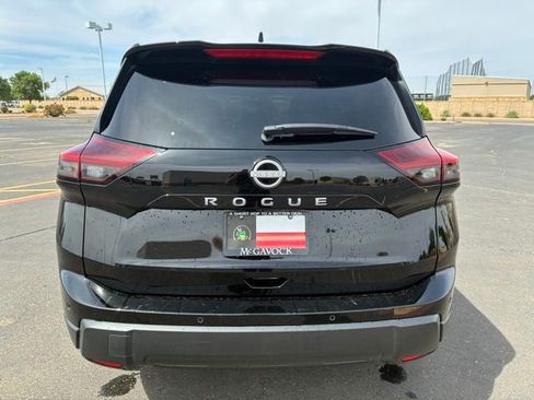 Certified 2025 Nissan Rogue S FWD image 5