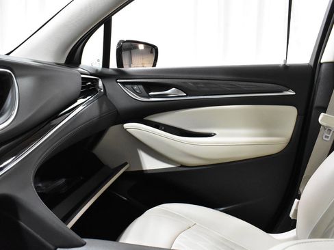 Used 2022 Buick Enclave Avenir image 24