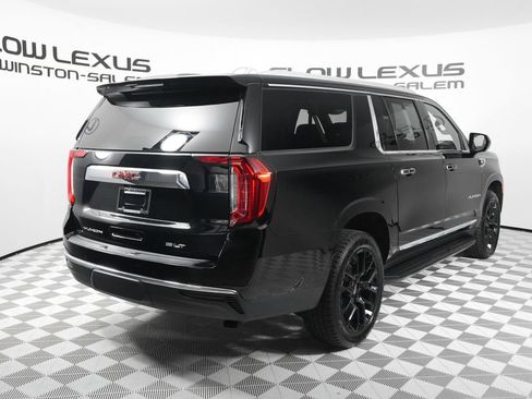 Used 2023 GMC Yukon XL SLT AWD/4WD image 7