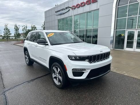 Used 2023 Jeep Grand Cherokee Limited AWD/4WD image 5