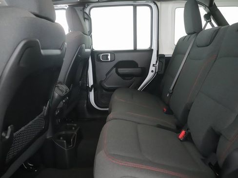 Used 2024 Jeep Wrangler Unlimited Rubicon image 25