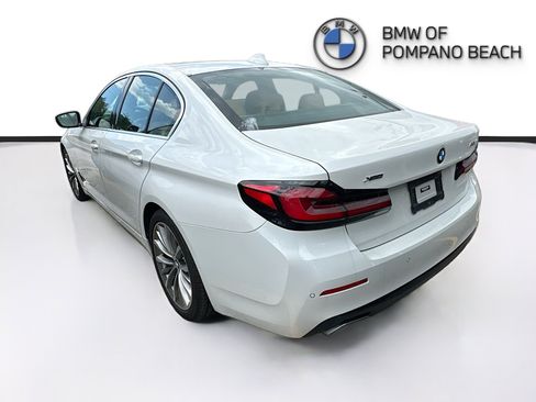 Used 2022 BMW 530i xDrive w/ Premium Package AWD/4WD image 4