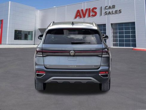 Used 2025 Volkswagen Taos SE AWD/4WD image 7