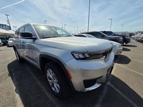 Used 2021 Jeep Grand Cherokee L Limited image 2