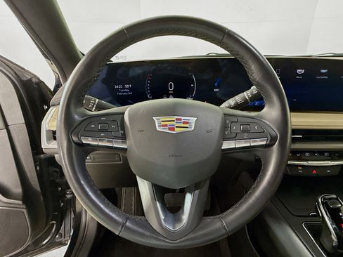 Used 2025 Cadillac XT4 Premium Luxury image 11