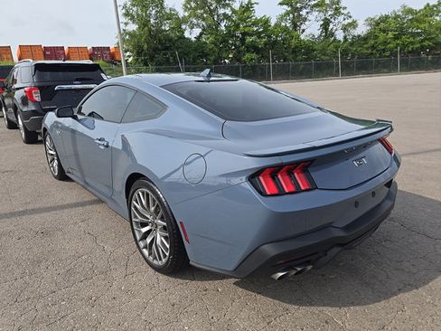 Used 2025 Ford Mustang GT Premium RWD image 3
