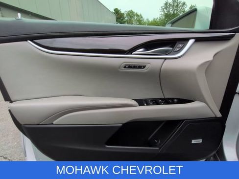 Used 2014 Cadillac XTS Luxury FWD image 22