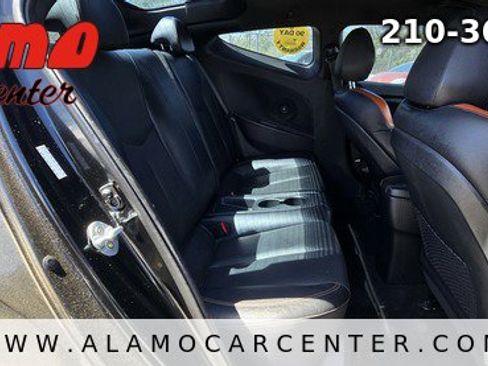 Used 2016 Hyundai Veloster Turbo image 20