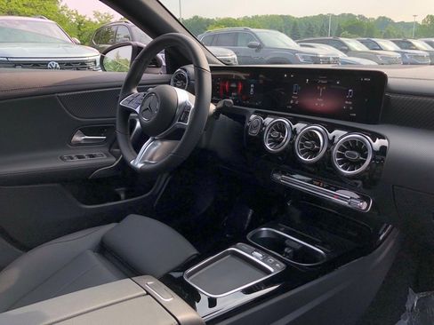 Used 2025 Mercedes-Benz CLA 250 4MATIC image 16