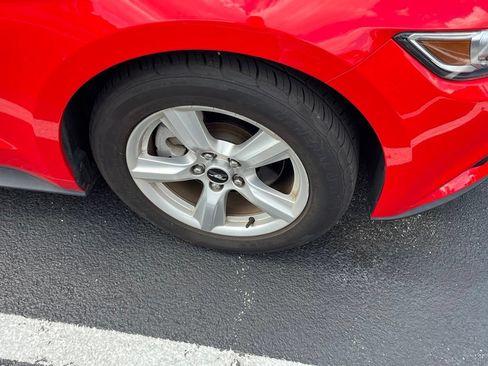 Used 2015 Ford Mustang Coupe RWD image 4