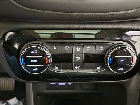 Used 2023 Buick Encore GX Essence w/ Experience Buick Package FWD image 26