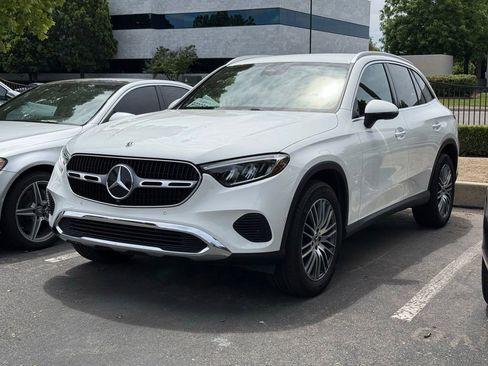 Used 2025 Mercedes-Benz GLC 300 image 1