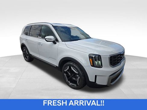 Used 2023 Kia Telluride S w/ S Sunroof Package image 1