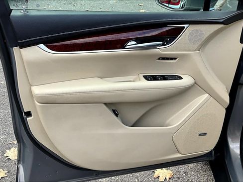 Used 2019 Cadillac XT5 Premium Luxury w/ Driver Assist Package image 20