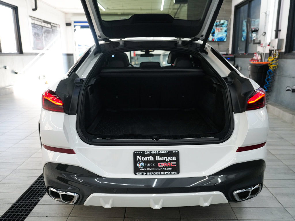 Used 2025 BMW X6 M60i w/ Parking Assistance Package AWD/4WD image 45
