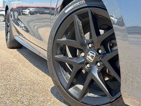 Used 2022 Honda Civic Sport image 2