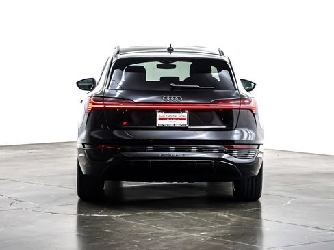 Used 2024 Audi Q8 e-tron Prestige w/ Prestige Package image 5