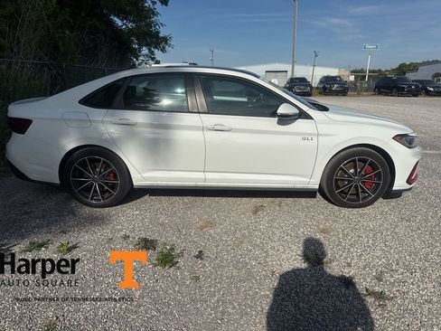 Used 2025 Volkswagen Jetta GLI Autobahn FWD image 5