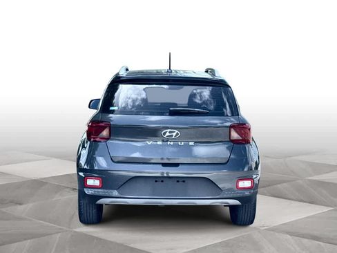Used 2023 Hyundai Venue Limited w/ Cargo Package FWD image 7