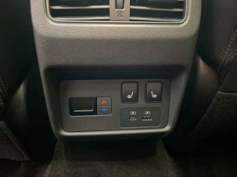 Used 2023 Nissan Rogue SL AWD/4WD image 27