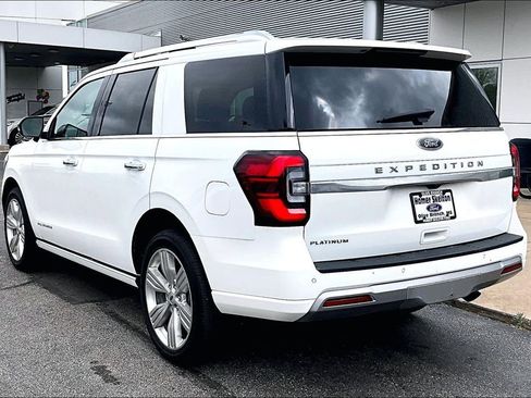 Used 2023 Ford Expedition Platinum AWD/4WD image 3