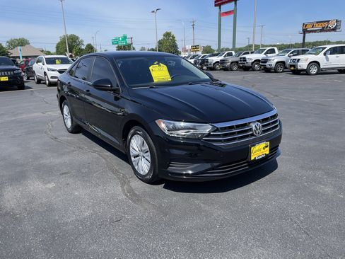Used 2019 Volkswagen Jetta S w/ Driver Assistance Package FWD image 2