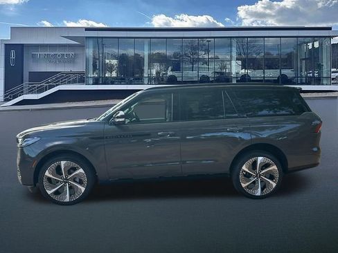 New 2026 Lincoln Navigator Black Label AWD/4WD image 4