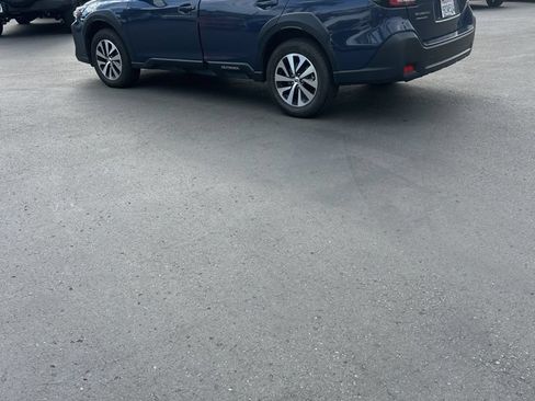 Used 2025 Subaru Outback Premium AWD/4WD image 7