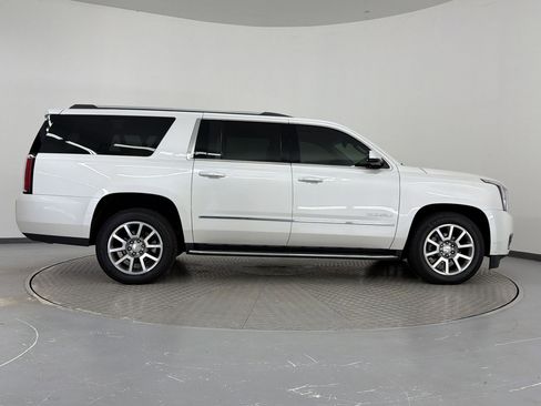 Used 2017 GMC Yukon XL Denali w/ Open Road Package AWD/4WD image 8