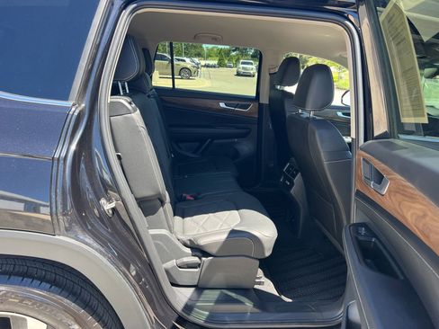 Certified 2026 Volkswagen Atlas SE FWD image 29