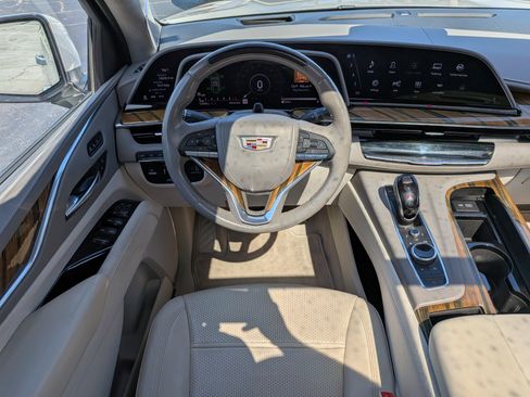 Used 2021 Cadillac Escalade ESV Premium Luxury Platinum RWD image 15