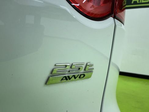 Used 2019 Jaguar F-PACE Premium image 14