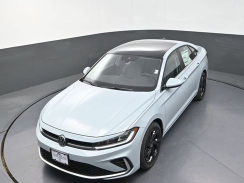 New 2026 Volkswagen Jetta SE image 12