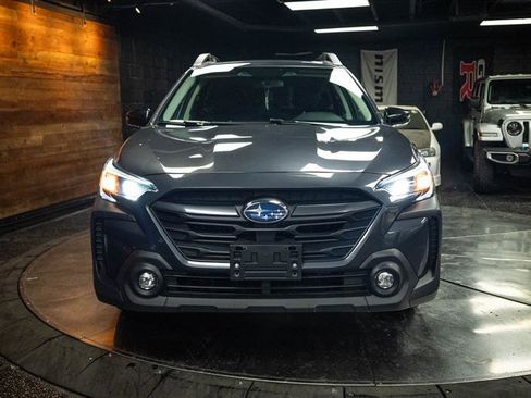 Used 2023 Subaru Outback Premium AWD/4WD image 4