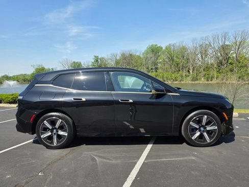 Used 2024 BMW iX xDrive50 w/ Premium Package AWD/4WD image 5