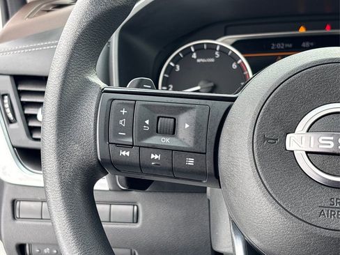 Used 2023 Nissan Rogue SV image 30