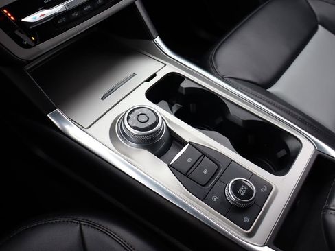 Used 2023 Ford Explorer XLT w/ Equipment Group 202A image 25