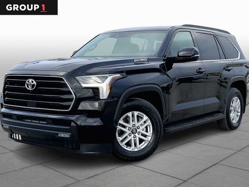 Certified 2025 Toyota Sequoia SR5 image 1