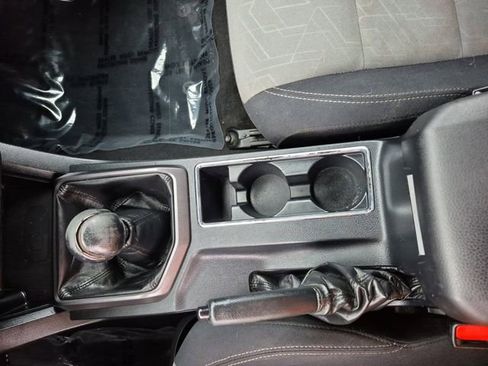Used 2020 Toyota Tacoma TRD Sport AWD/4WD image 25