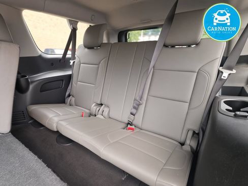 Used 2018 Chevrolet Suburban LT AWD/4WD image 9