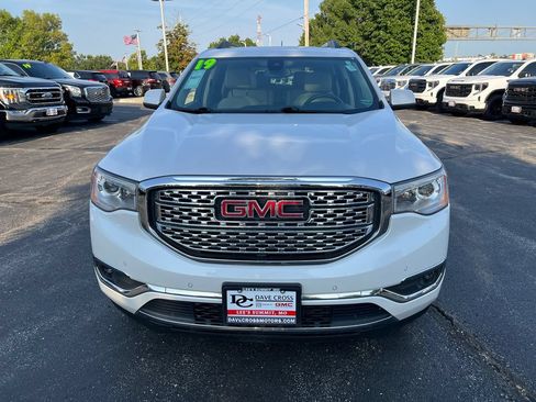 Used 2019 GMC Acadia Denali w/ Technology Package AWD/4WD image 3