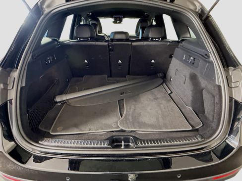 Used 2024 Mercedes-Benz GLC 300 4MATIC image 35