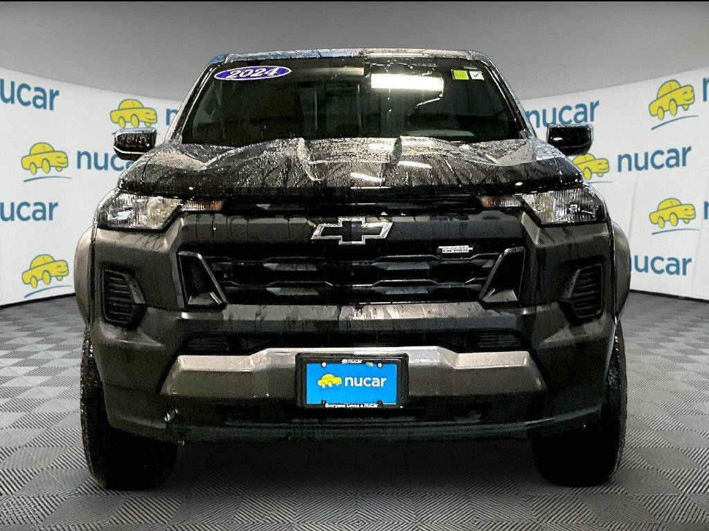 Used 2024 Chevrolet Colorado Trail Boss w/ Technology Package AWD/4WD image 2
