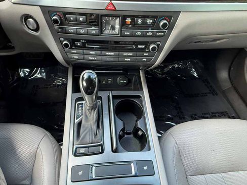 Used 2016 Hyundai Genesis 3.8 RWD image 16
